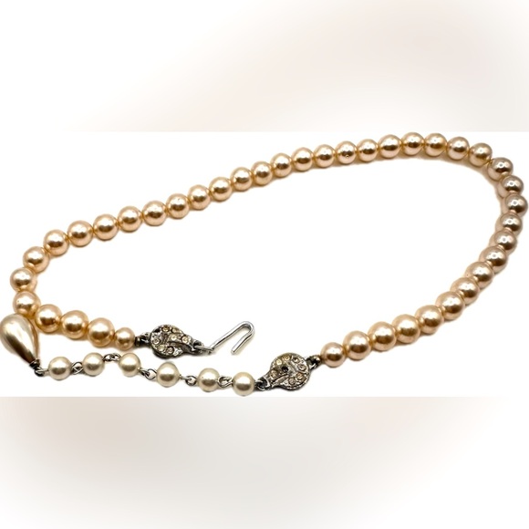 Beautiful Antique/Vintage Pearl Necklace-Preowned-Made in Japan, Silver Hardware - Picture 5 of 7